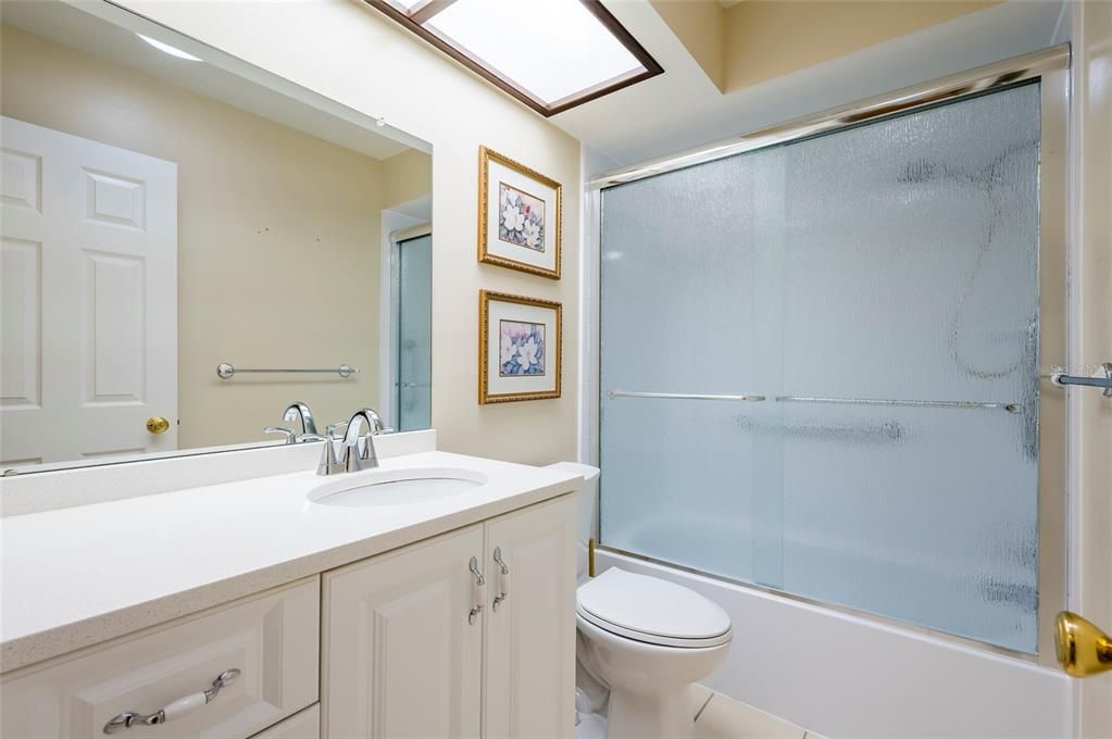 For Sale: $340,000 (2 beds, 2 baths, 1110 Square Feet)