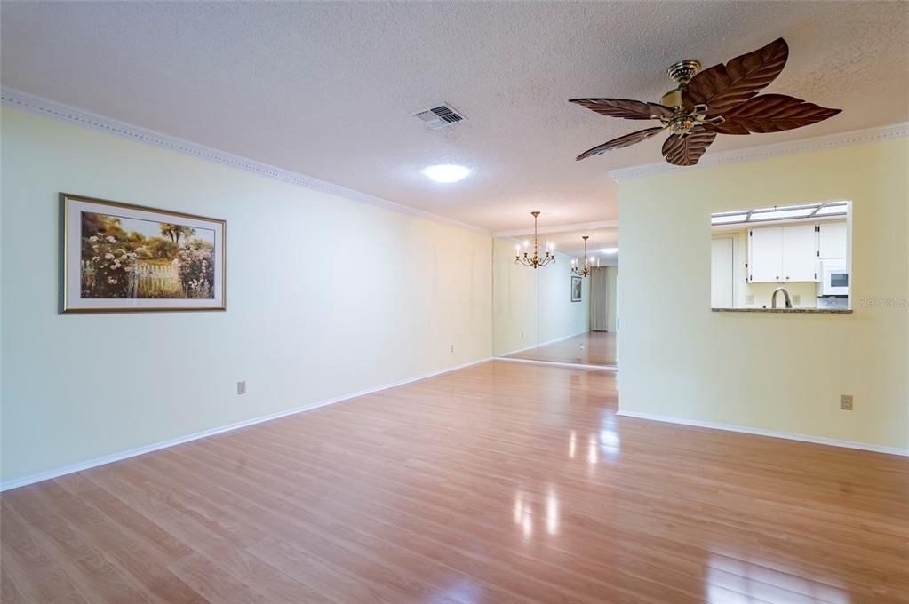 For Sale: $340,000 (2 beds, 2 baths, 1110 Square Feet)