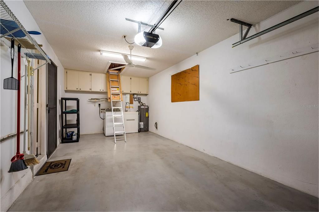 For Sale: $340,000 (2 beds, 2 baths, 1110 Square Feet)