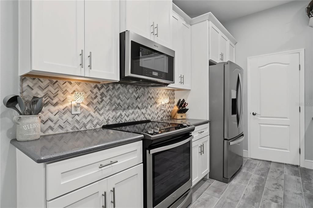En Venta: $675,000 (4 camas, 2 baños, 2328 Pies cuadrados)