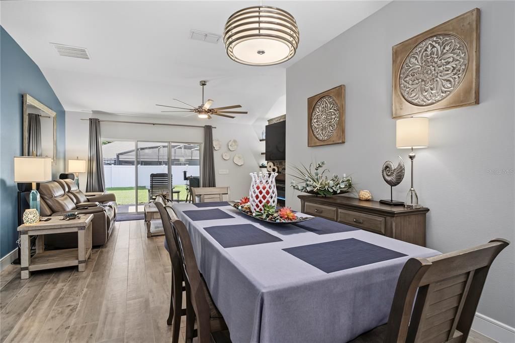 En Venta: $675,000 (4 camas, 2 baños, 2328 Pies cuadrados)