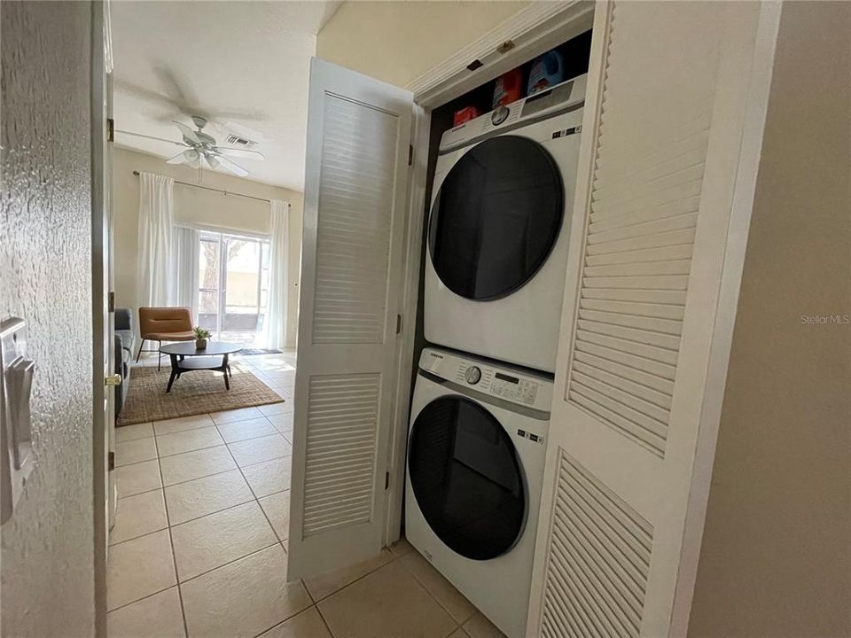 En Renta: $2,100 (4 camas, 2 baños, 1400 Pies cuadrados)