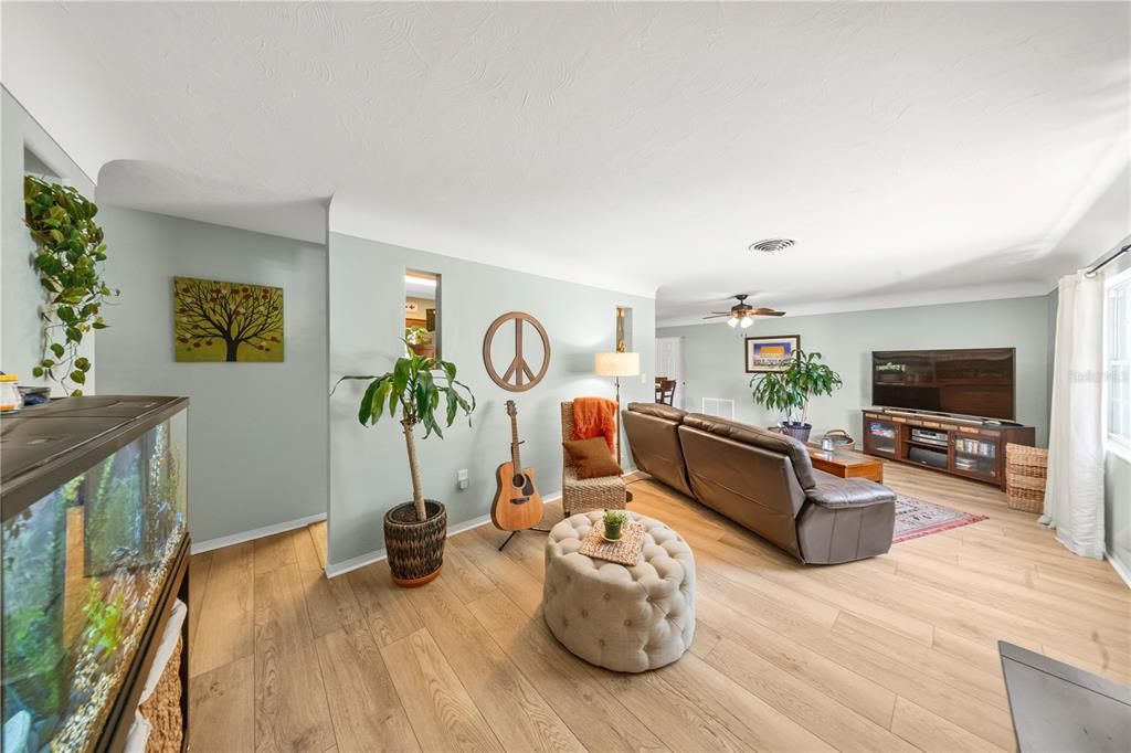 En Venta: $375,000 (3 camas, 2 baños, 1520 Pies cuadrados)