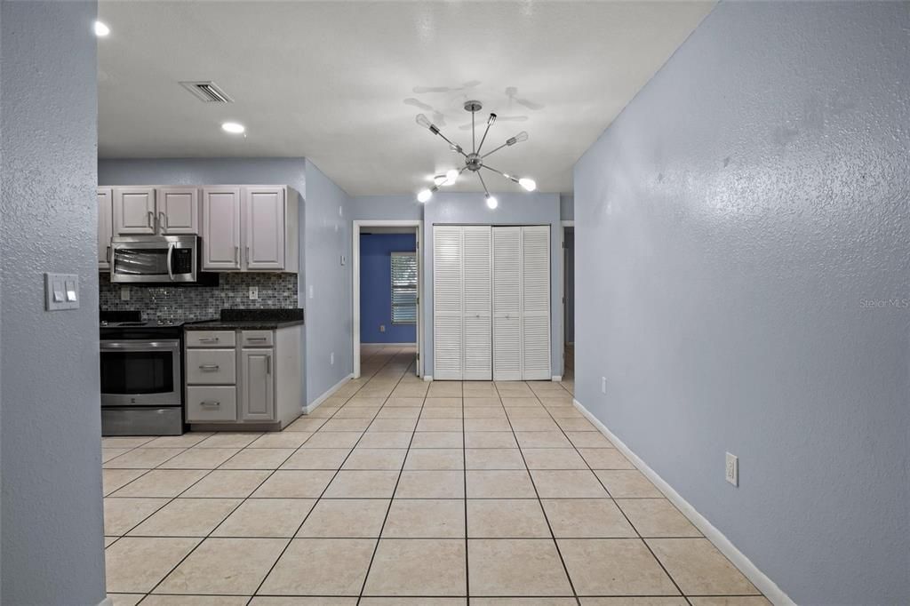 For Sale: $210,000 (3 beds, 2 baths, 1108 Square Feet)