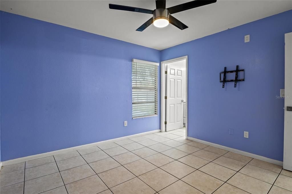 For Sale: $210,000 (3 beds, 2 baths, 1108 Square Feet)