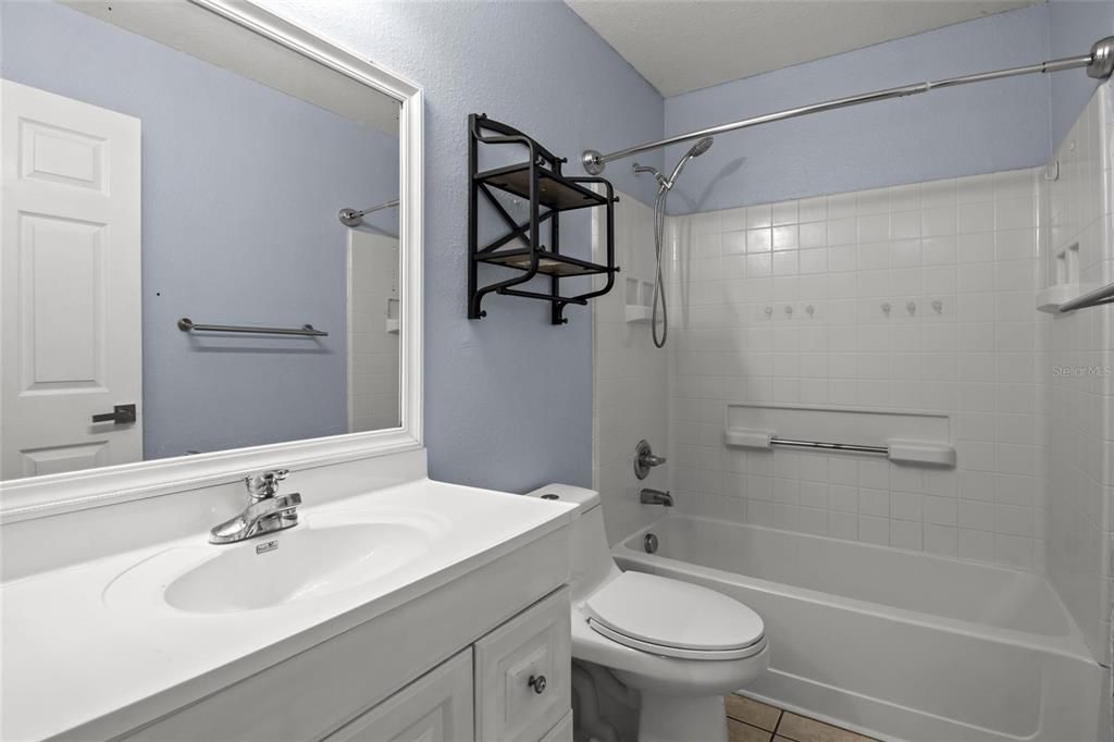 For Sale: $210,000 (3 beds, 2 baths, 1108 Square Feet)