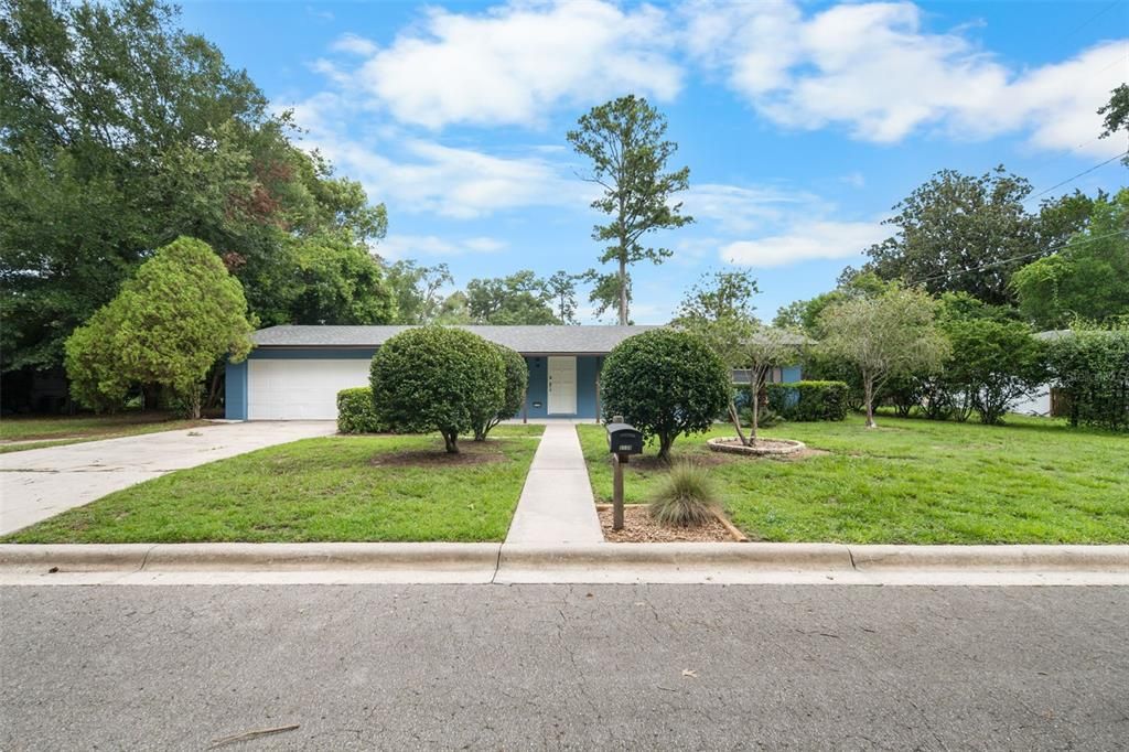 For Sale: $250,000 (3 beds, 2 baths, 1118 Square Feet)