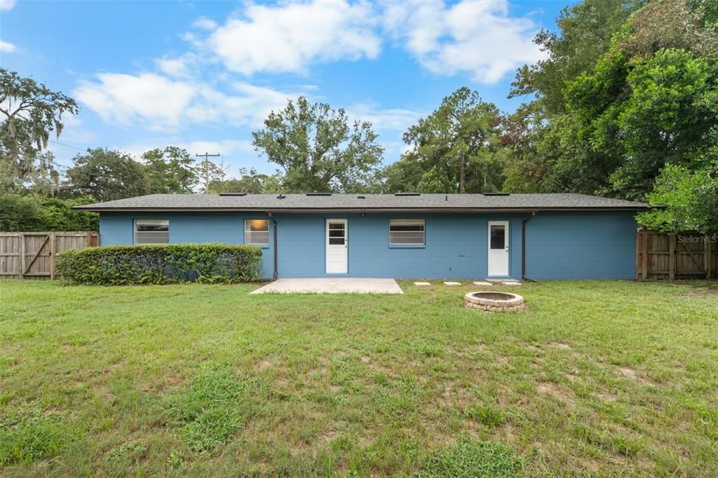For Sale: $250,000 (3 beds, 2 baths, 1118 Square Feet)