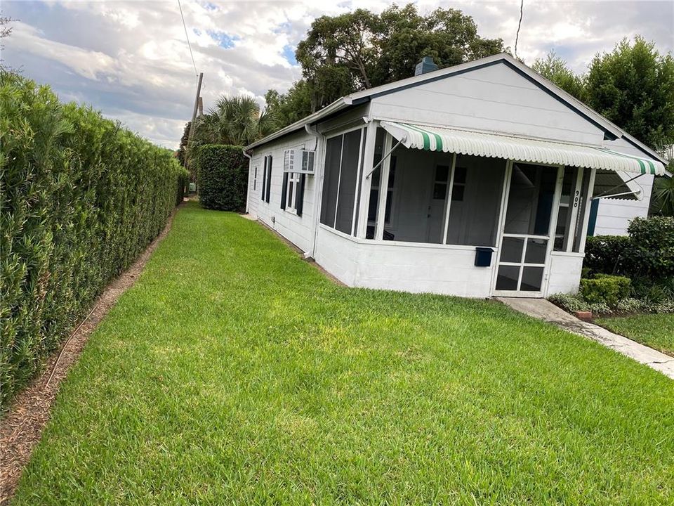 For Rent: $2,300 (2 beds, 2 baths, 1250 Square Feet)