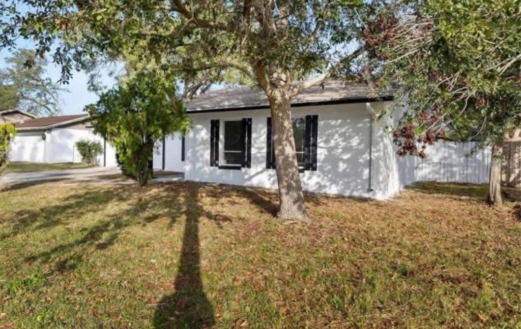 For Rent: $3,300 (4 beds, 2 baths, 1465 Square Feet)