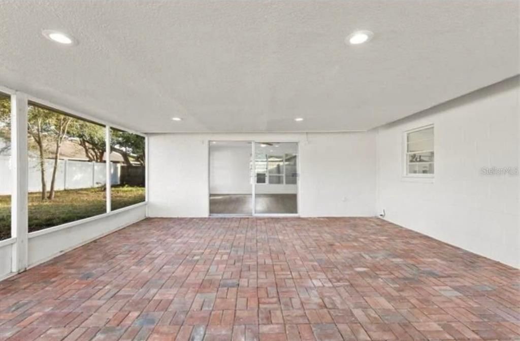 For Rent: $3,300 (4 beds, 2 baths, 1465 Square Feet)
