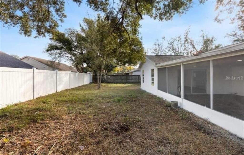 For Rent: $3,300 (4 beds, 2 baths, 1465 Square Feet)