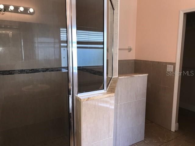 For Rent: $2,400 (4 beds, 2 baths, 1870 Square Feet)