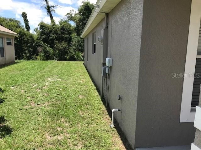 For Rent: $2,400 (4 beds, 2 baths, 1870 Square Feet)