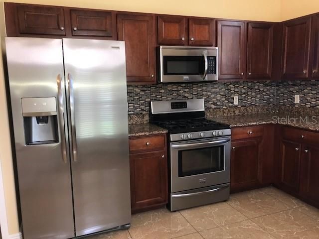 For Rent: $2,400 (4 beds, 2 baths, 1870 Square Feet)