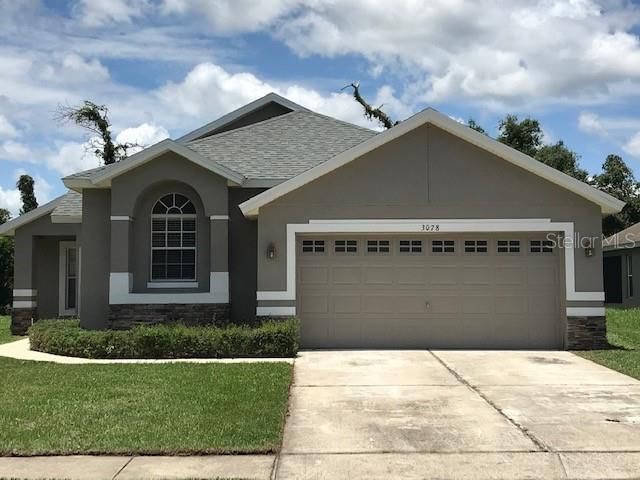 For Rent: $2,400 (4 beds, 2 baths, 1870 Square Feet)