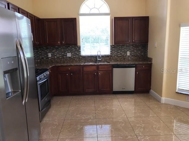 For Rent: $2,400 (4 beds, 2 baths, 1870 Square Feet)