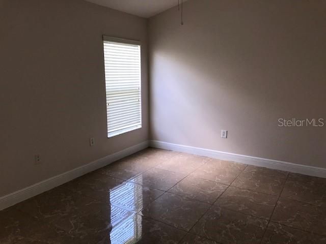 For Rent: $2,400 (4 beds, 2 baths, 1870 Square Feet)