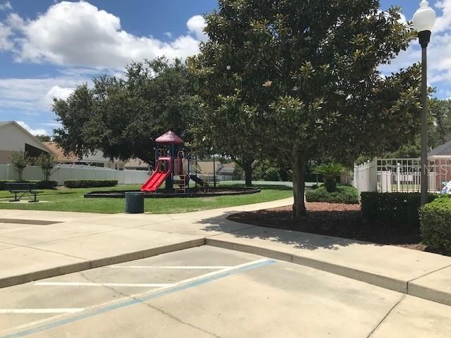 For Rent: $2,400 (4 beds, 2 baths, 1870 Square Feet)