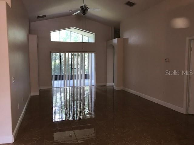 For Rent: $2,400 (4 beds, 2 baths, 1870 Square Feet)