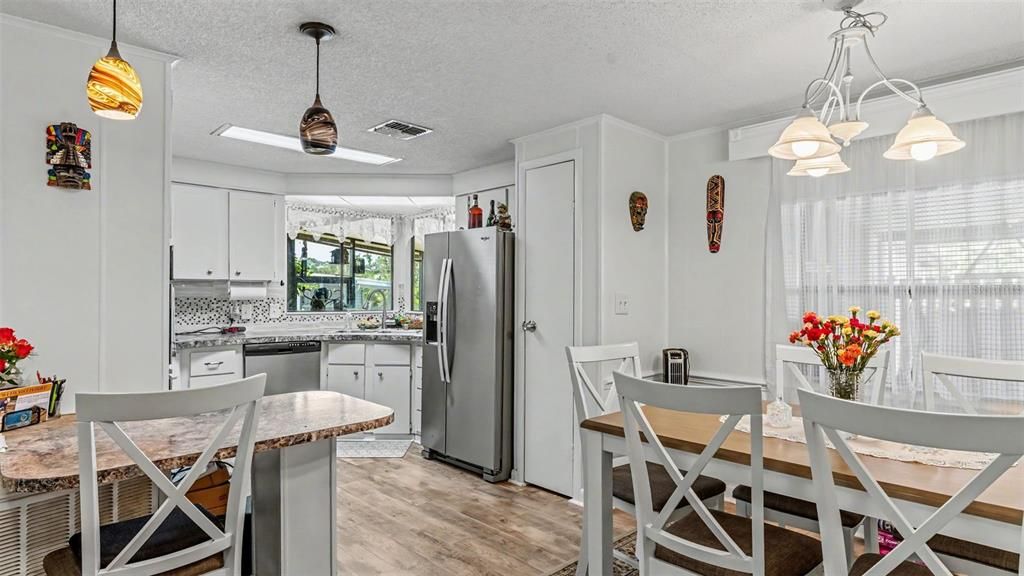 For Sale: $165,000 (2 beds, 2 baths, 1546 Square Feet)