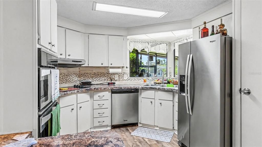 For Sale: $165,000 (2 beds, 2 baths, 1546 Square Feet)