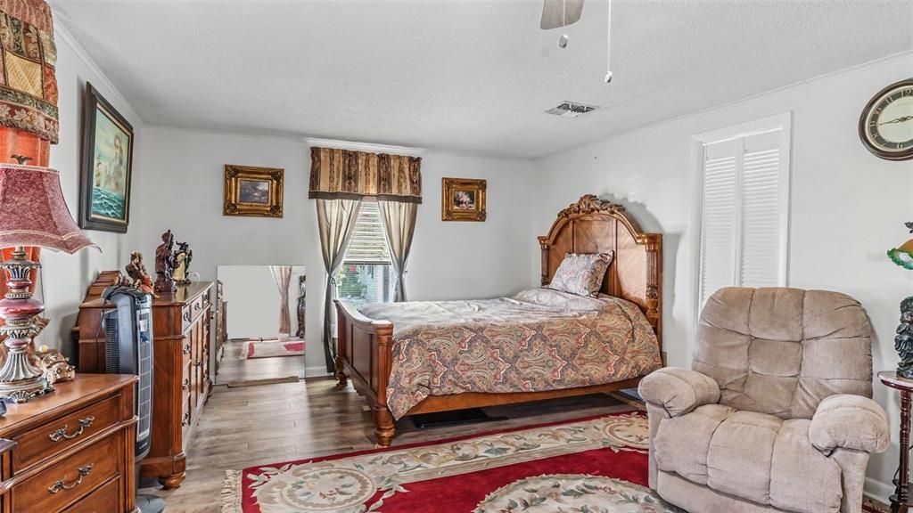 For Sale: $165,000 (2 beds, 2 baths, 1546 Square Feet)