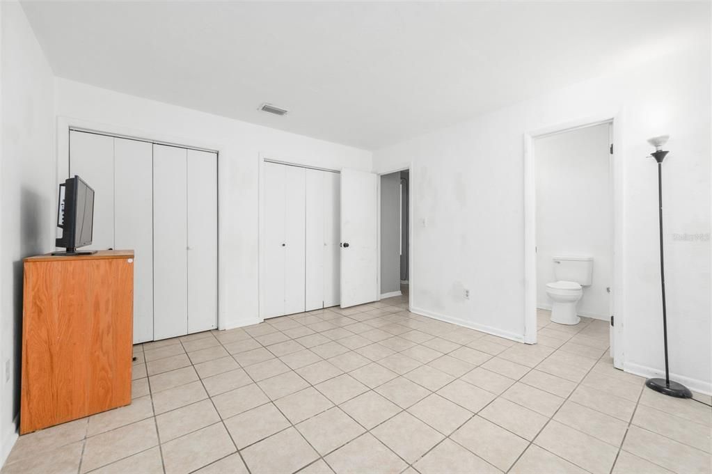 For Sale: $159,900 (2 beds, 2 baths, 1080 Square Feet)