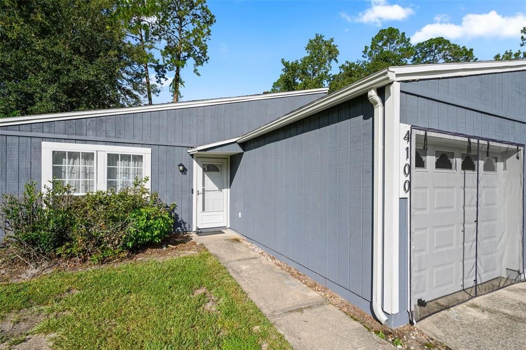 For Sale: $159,900 (2 beds, 2 baths, 1080 Square Feet)