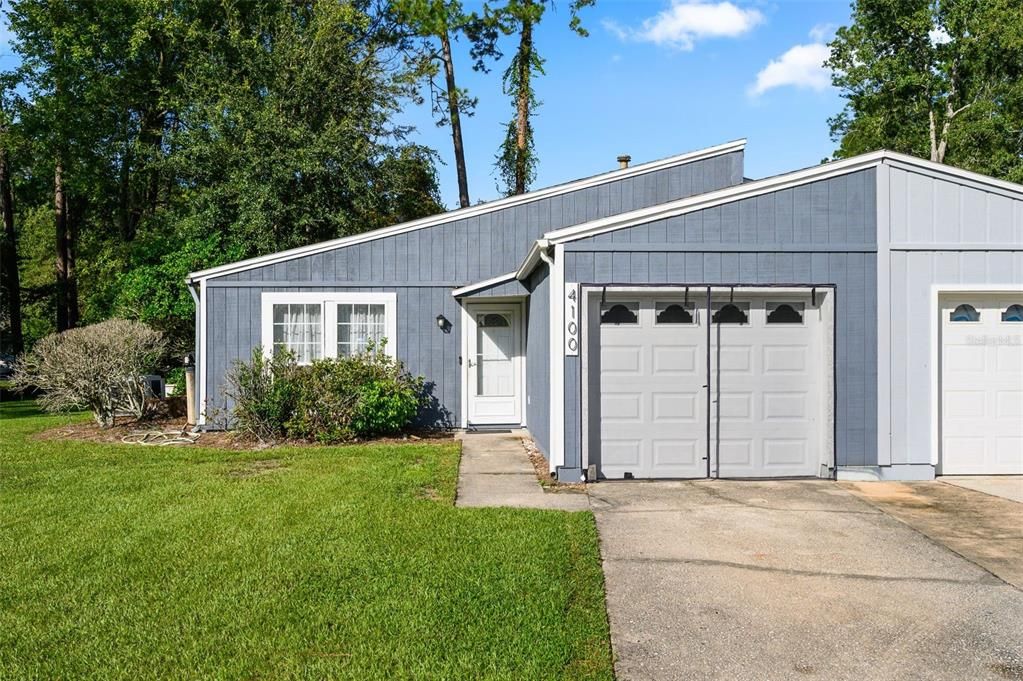 For Sale: $159,900 (2 beds, 2 baths, 1080 Square Feet)