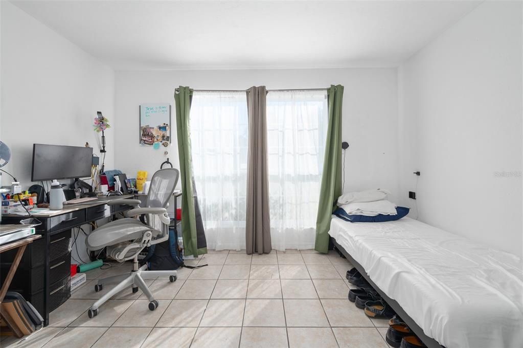 For Sale: $159,900 (2 beds, 2 baths, 1080 Square Feet)