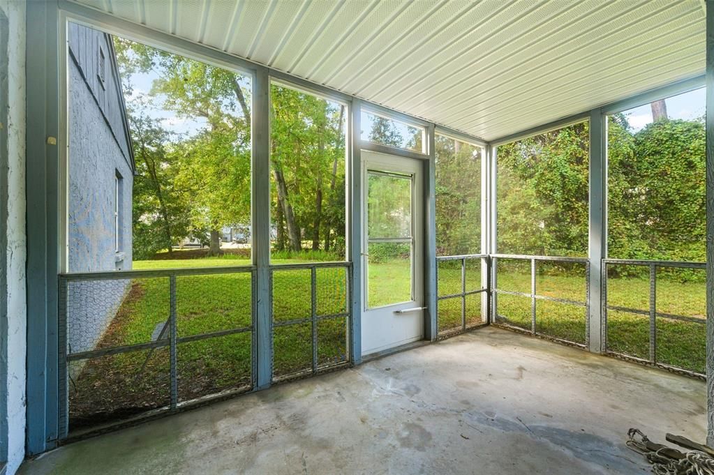 For Sale: $159,900 (2 beds, 2 baths, 1080 Square Feet)