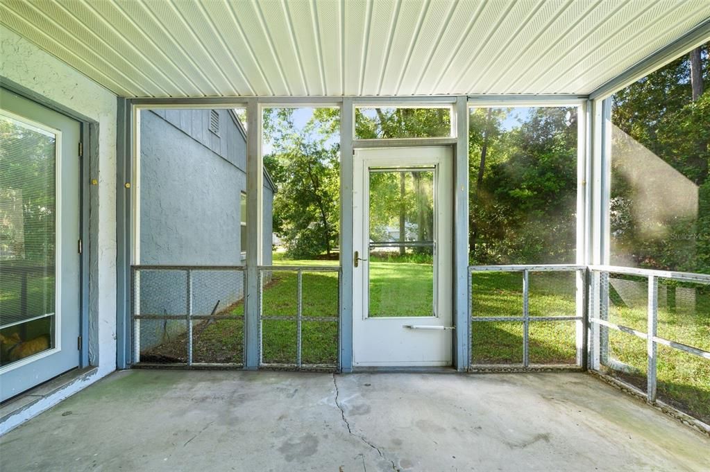 For Sale: $159,900 (2 beds, 2 baths, 1080 Square Feet)