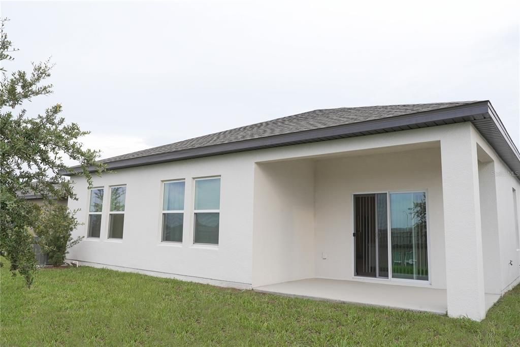 For Sale: $320,000 (4 beds, 2 baths, 1822 Square Feet)