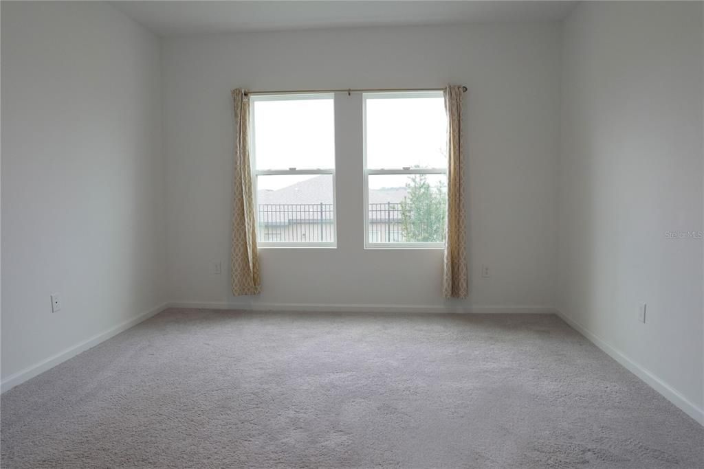 For Sale: $320,000 (4 beds, 2 baths, 1822 Square Feet)