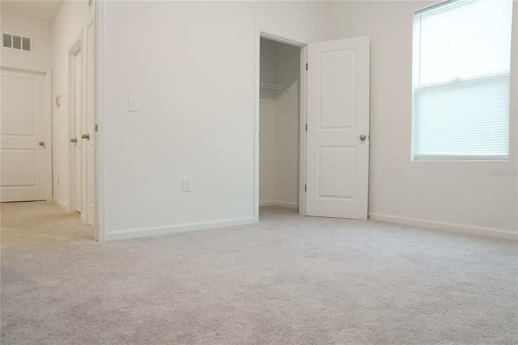 For Sale: $320,000 (4 beds, 2 baths, 1822 Square Feet)