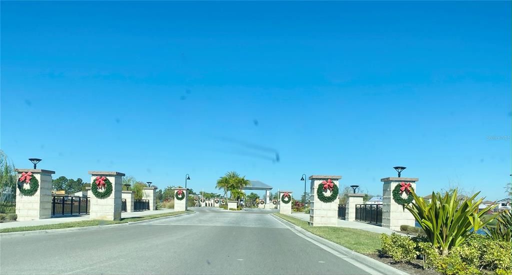 For Rent: $3,895 (4 beds, 3 baths, 2553 Square Feet)