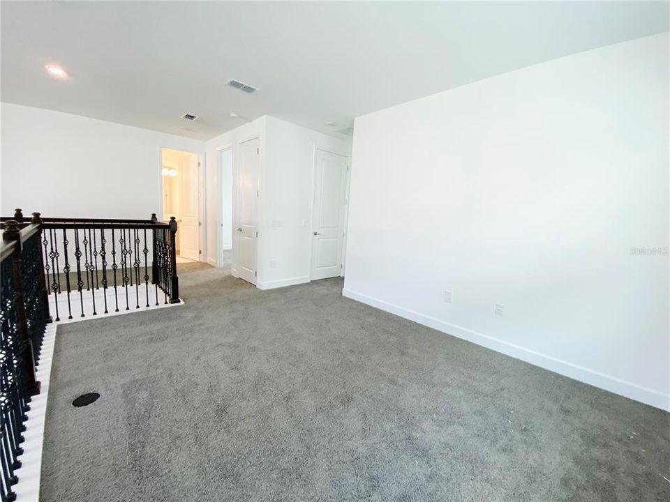 For Rent: $3,895 (4 beds, 3 baths, 2553 Square Feet)