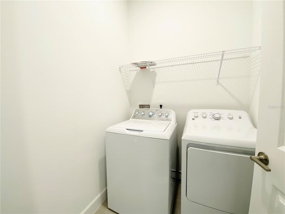 For Rent: $3,895 (4 beds, 3 baths, 2553 Square Feet)