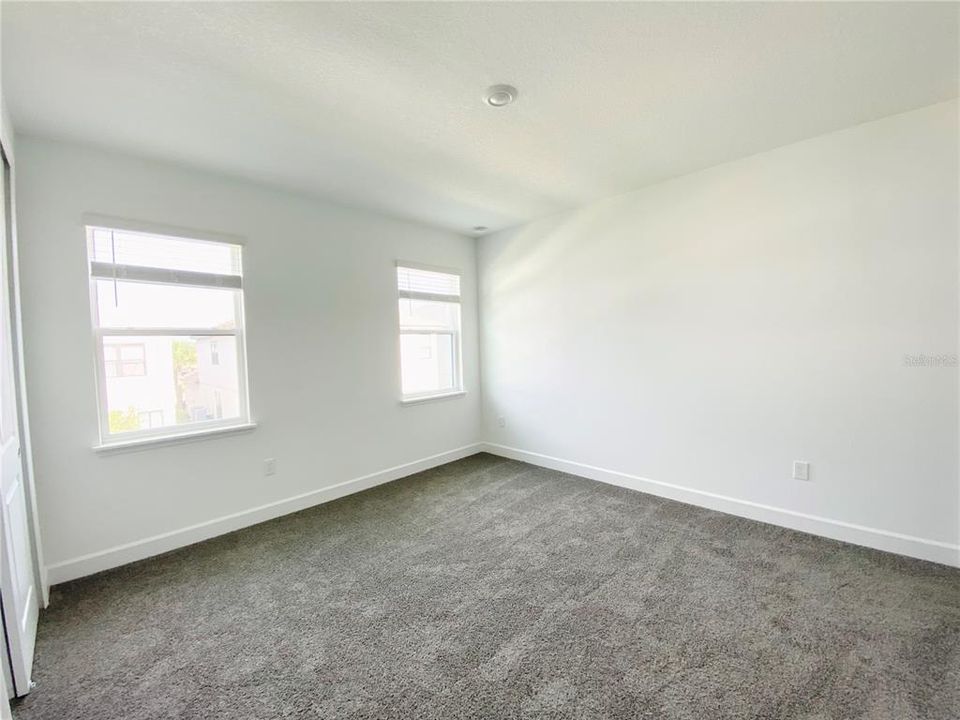 For Rent: $3,895 (4 beds, 3 baths, 2553 Square Feet)