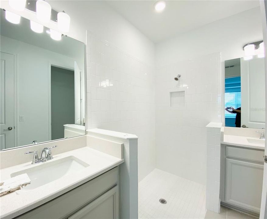 For Rent: $3,895 (4 beds, 3 baths, 2553 Square Feet)