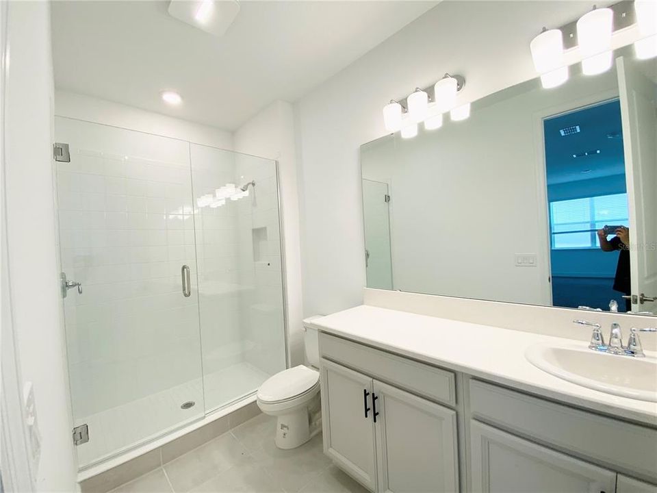 For Rent: $3,895 (4 beds, 3 baths, 2553 Square Feet)