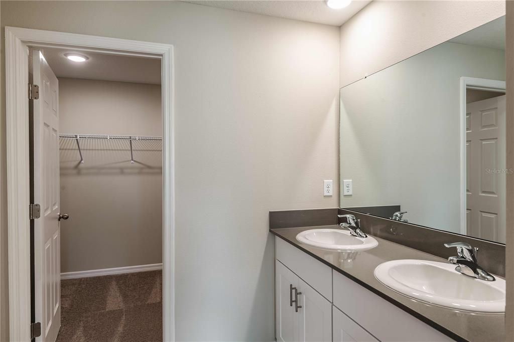 En Venta: $422,190 (4 camas, 2 baños, 1850 Pies cuadrados)