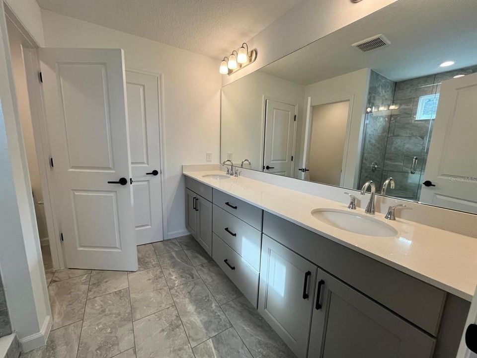 For Rent: $3,100 (4 beds, 3 baths, 2142 Square Feet)