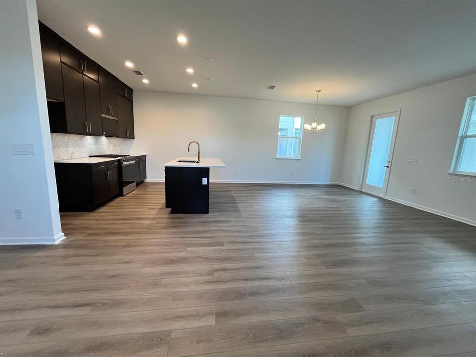For Rent: $3,100 (4 beds, 3 baths, 2142 Square Feet)