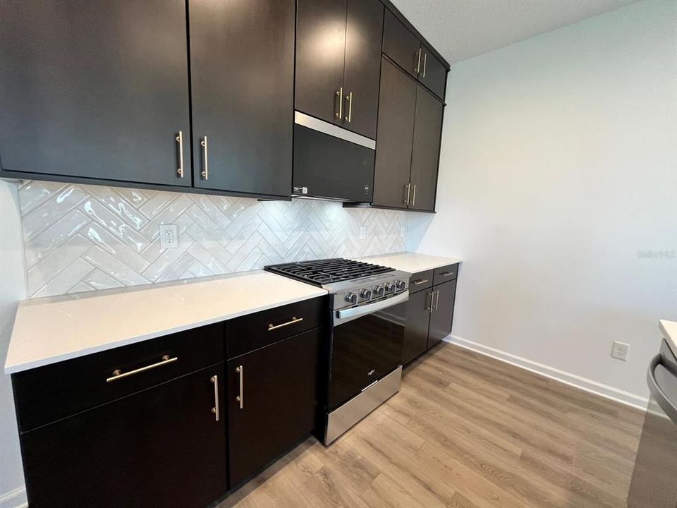 For Rent: $3,100 (4 beds, 3 baths, 2142 Square Feet)