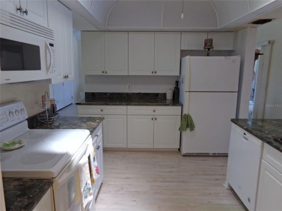 For Sale: $384,777 (3 beds, 2 baths, 1610 Square Feet)