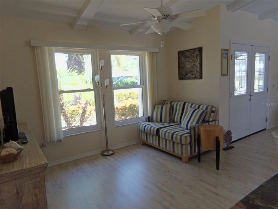 For Sale: $384,777 (3 beds, 2 baths, 1610 Square Feet)