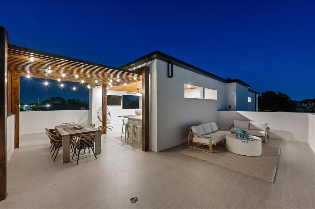 For Sale: $3,399,990 (6 beds, 5 baths, 5201 Square Feet)