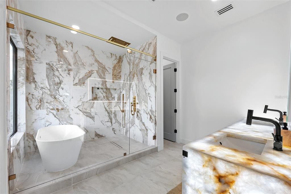 For Sale: $3,399,990 (6 beds, 5 baths, 5201 Square Feet)